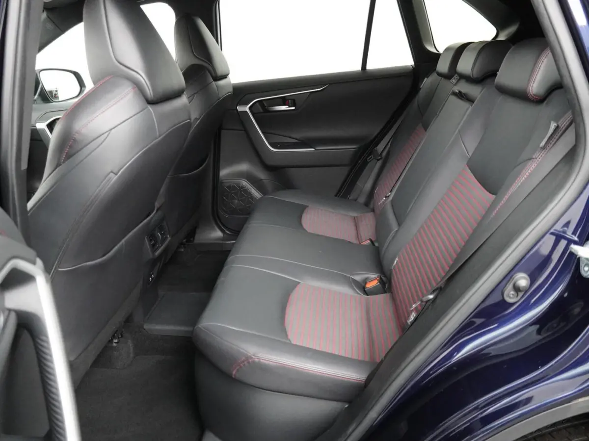 2.5 Plug-in Hybrid Style