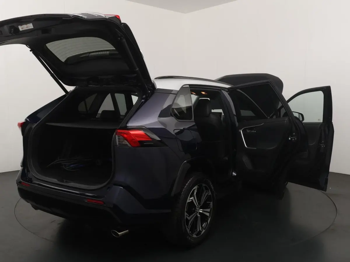 2.5 Plug-in Hybrid Style