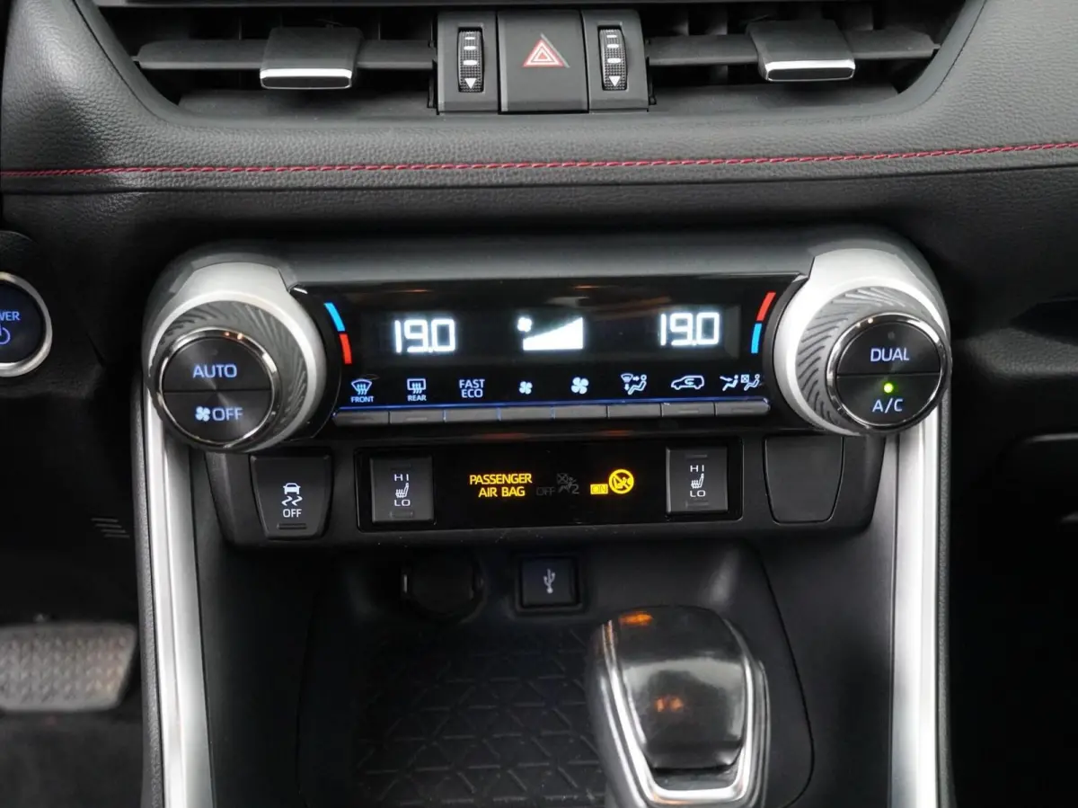 2.5 Plug-in Hybrid Style