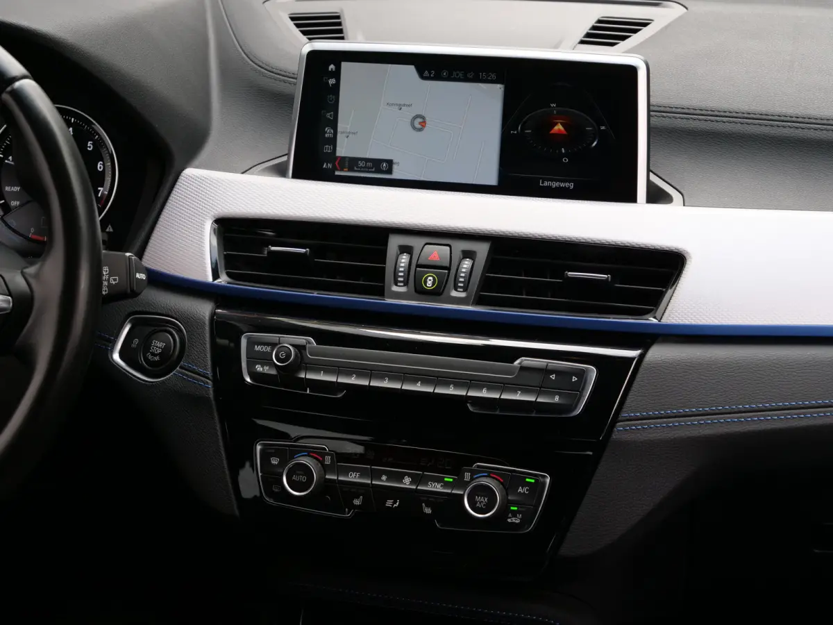 sDrive18i High Executive 136 Pk Automaat Navigatie / DAB / PDC / Trekhaak / Elektr Achterklep / Stoelverwarming