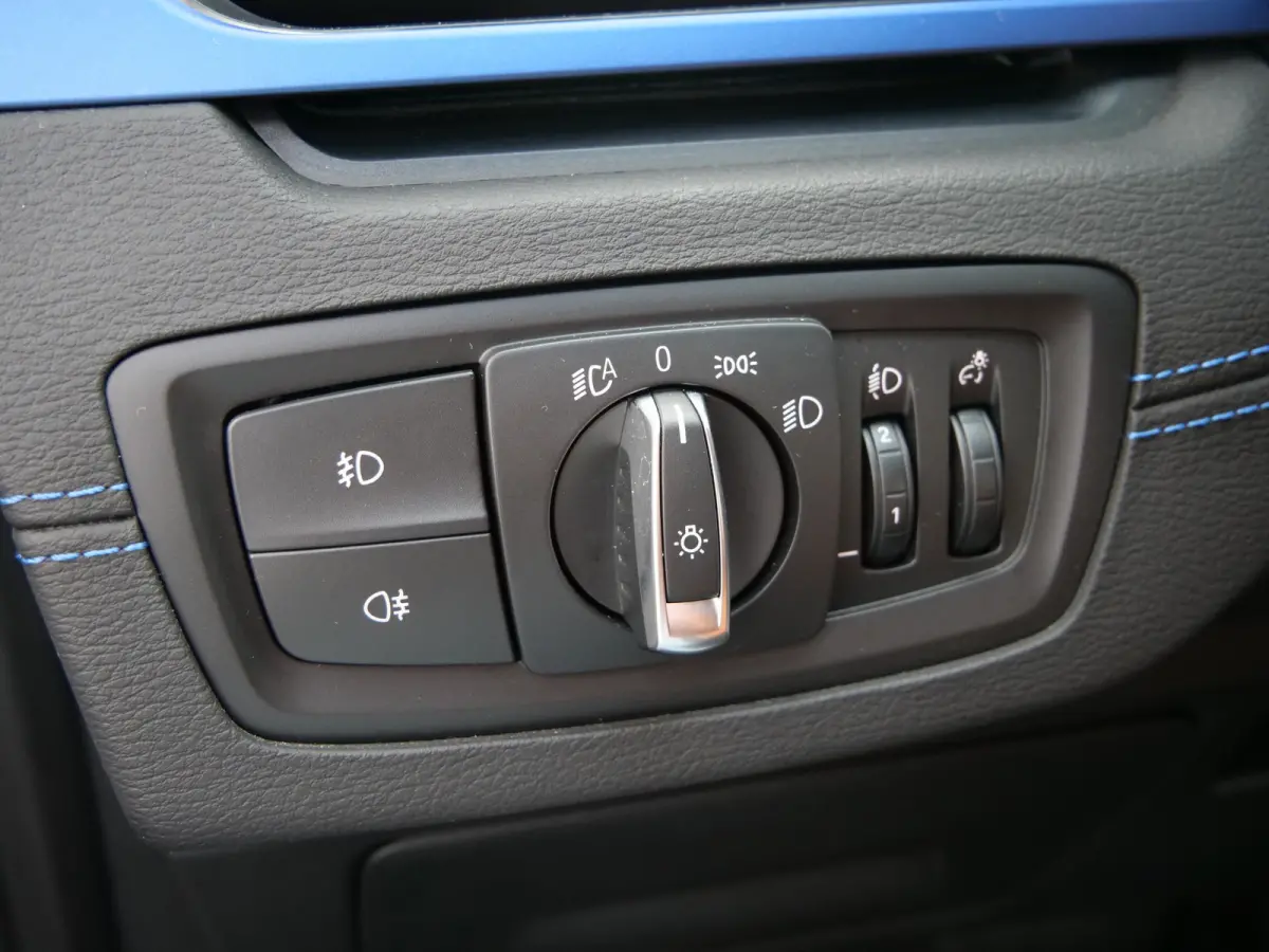 sDrive18i High Executive 136 Pk Automaat Navigatie / DAB / PDC / Trekhaak / Elektr Achterklep / Stoelverwarming