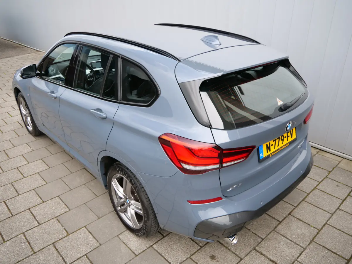 sDrive18i High Executive 136 Pk Automaat Navigatie / DAB / PDC / Trekhaak / Elektr Achterklep / Stoelverwarming