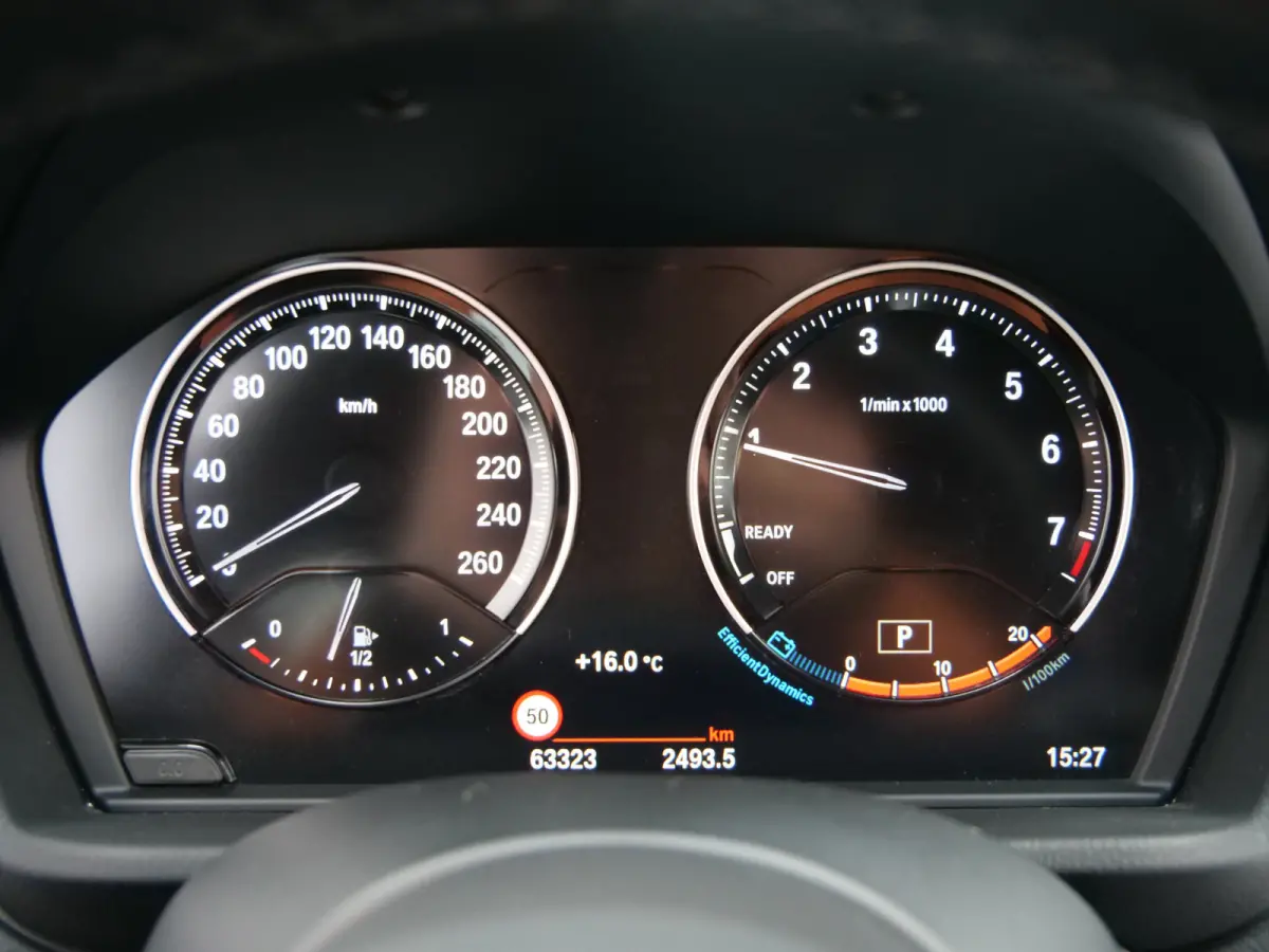 sDrive18i High Executive 136 Pk Automaat Navigatie / DAB / PDC / Trekhaak / Elektr Achterklep / Stoelverwarming