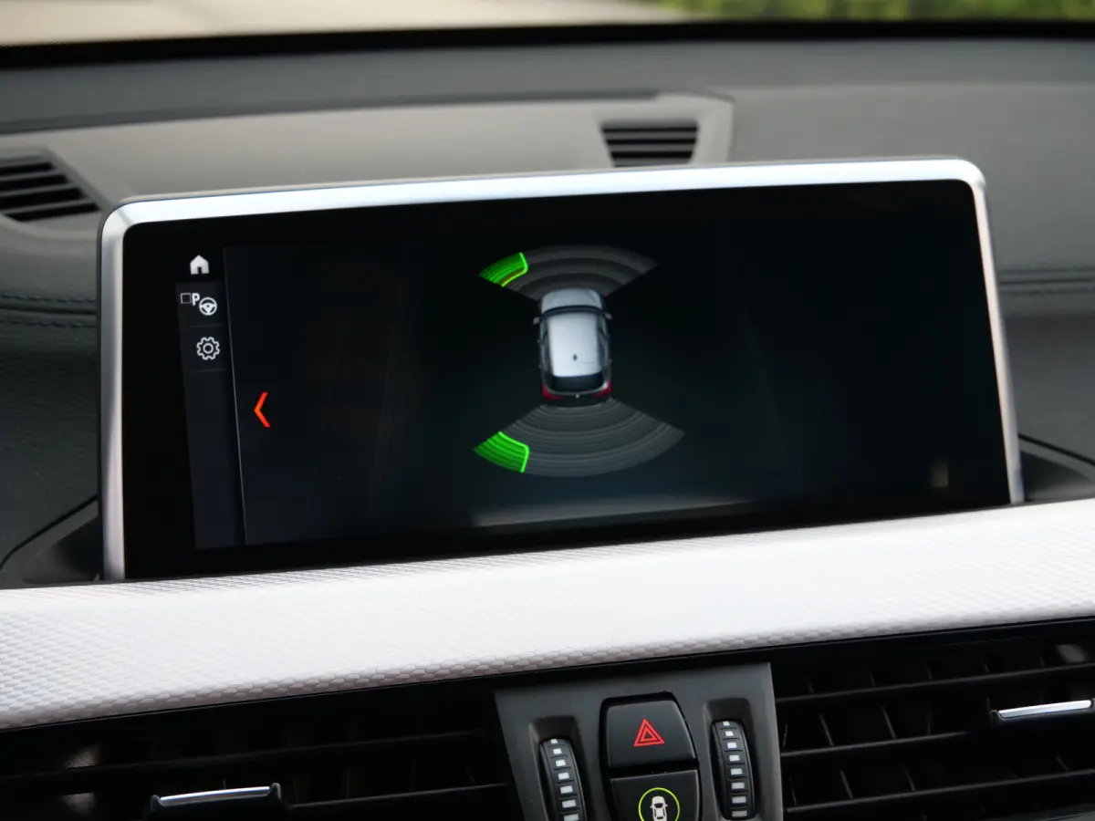 sDrive18i High Executive 136 Pk Automaat Navigatie / DAB / PDC / Trekhaak / Elektr Achterklep / Stoelverwarming