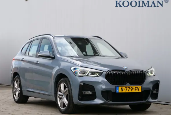 sDrive18i High Executive 136 Pk Automaat Navigatie / DAB / PDC / Trekhaak / Elektr Achterklep / Stoelverwarming