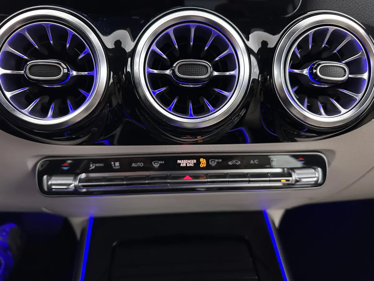 350 4MATIC Luxury Line 67 kWh [ 3-Fase-11kW ]{SoH-94%} (INCL-BTW) *HEATPUMP | LEATHER | FULL-LED | BLINDSPOT | WIDESCREEN-DIGICOCKPIT | HEATED-SPORTSEATS | CAMERA | NAVI-FULLMAP | DAB | AMBI