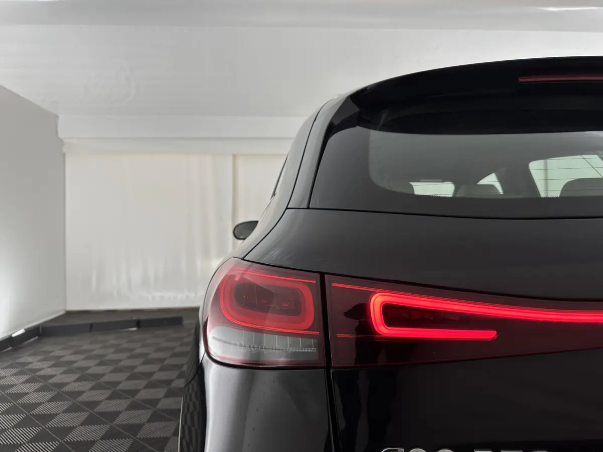350 4MATIC Luxury Line 67 kWh [ 3-Fase-11kW ]{SoH-94%} (INCL-BTW) *HEATPUMP | LEATHER | FULL-LED | BLINDSPOT | WIDESCREEN-DIGICOCKPIT | HEATED-SPORTSEATS | CAMERA | NAVI-FULLMAP | DAB | AMBI