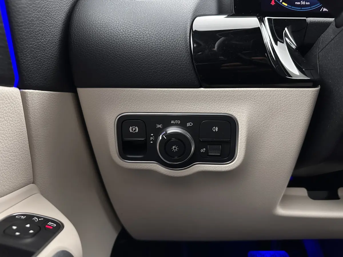 350 4MATIC Luxury Line 67 kWh [ 3-Fase-11kW ]{SoH-94%} (INCL-BTW) *HEATPUMP | LEATHER | FULL-LED | BLINDSPOT | WIDESCREEN-DIGICOCKPIT | HEATED-SPORTSEATS | CAMERA | NAVI-FULLMAP | DAB | AMBI