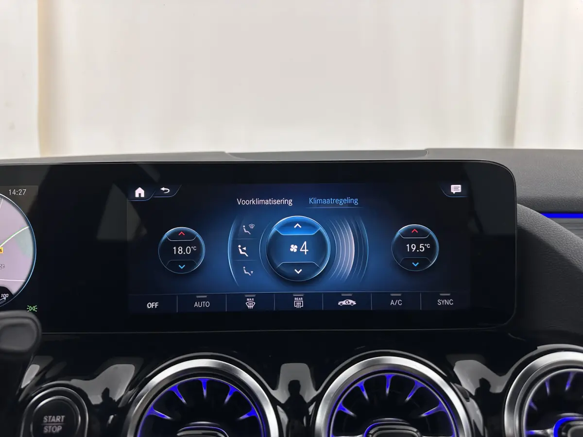 350 4MATIC Luxury Line 67 kWh [ 3-Fase-11kW ]{SoH-94%} (INCL-BTW) *HEATPUMP | LEATHER | FULL-LED | BLINDSPOT | WIDESCREEN-DIGICOCKPIT | HEATED-SPORTSEATS | CAMERA | NAVI-FULLMAP | DAB | AMBI