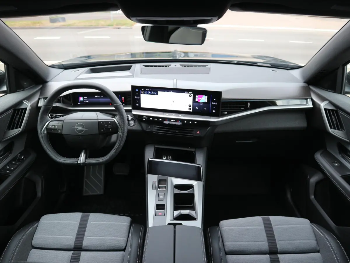 1.2 Turbo Hybrid Business Edition / Panoramadak / 360 Camera / Keyless