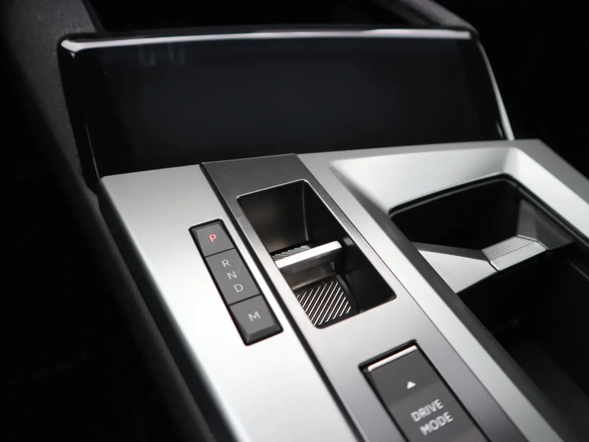 1.2 Turbo Hybrid Business Edition / Panoramadak / 360 Camera / Keyless