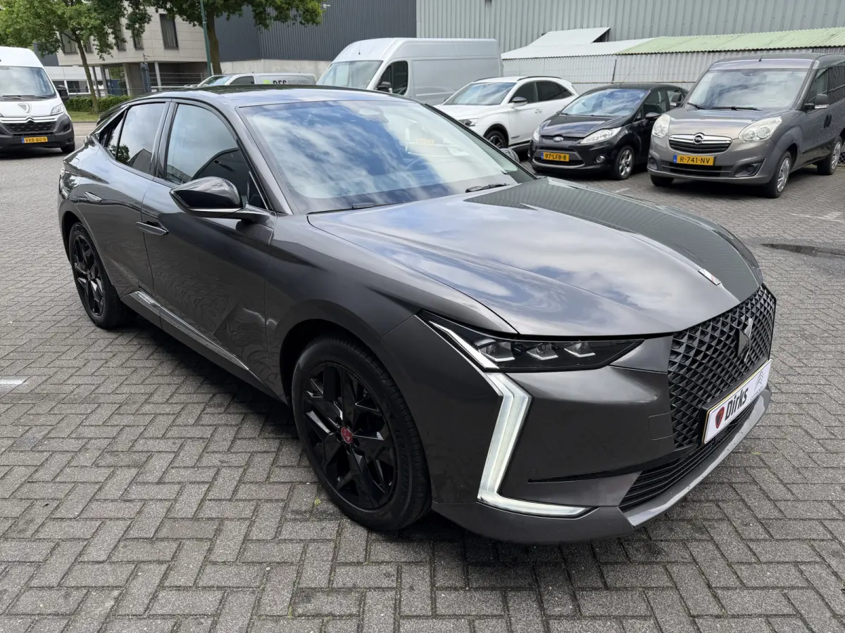 225pk E-Tense Performance Line+ (Camera - LED Matrix - Adaptieve Cruise Controle - Keyless Entry - 19"- Automatische Airco - Navigatie - Apple Carplay)