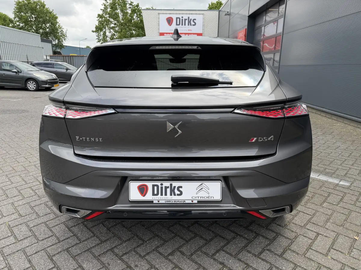 225pk E-Tense Performance Line+ (Camera - LED Matrix - Adaptieve Cruise Controle - Keyless Entry - 19"- Automatische Airco - Navigatie - Apple Carplay)