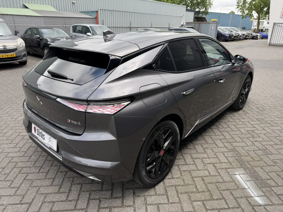 225pk E-Tense Performance Line+ (Camera - LED Matrix - Adaptieve Cruise Controle - Keyless Entry - 19"- Automatische Airco - Navigatie - Apple Carplay)