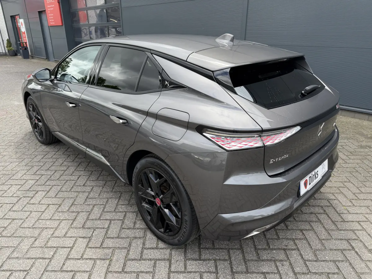 225pk E-Tense Performance Line+ (Camera - LED Matrix - Adaptieve Cruise Controle - Keyless Entry - 19"- Automatische Airco - Navigatie - Apple Carplay)