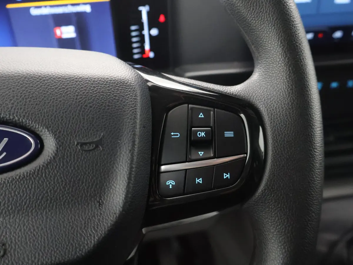 300 | 2.0 TDCI | L2 H1 | TREND | PARKEERCAMERA | APPLE CARPLAY | 3-ZITS | CLIMATE CONTROL | VOORRUITVERWARMING |