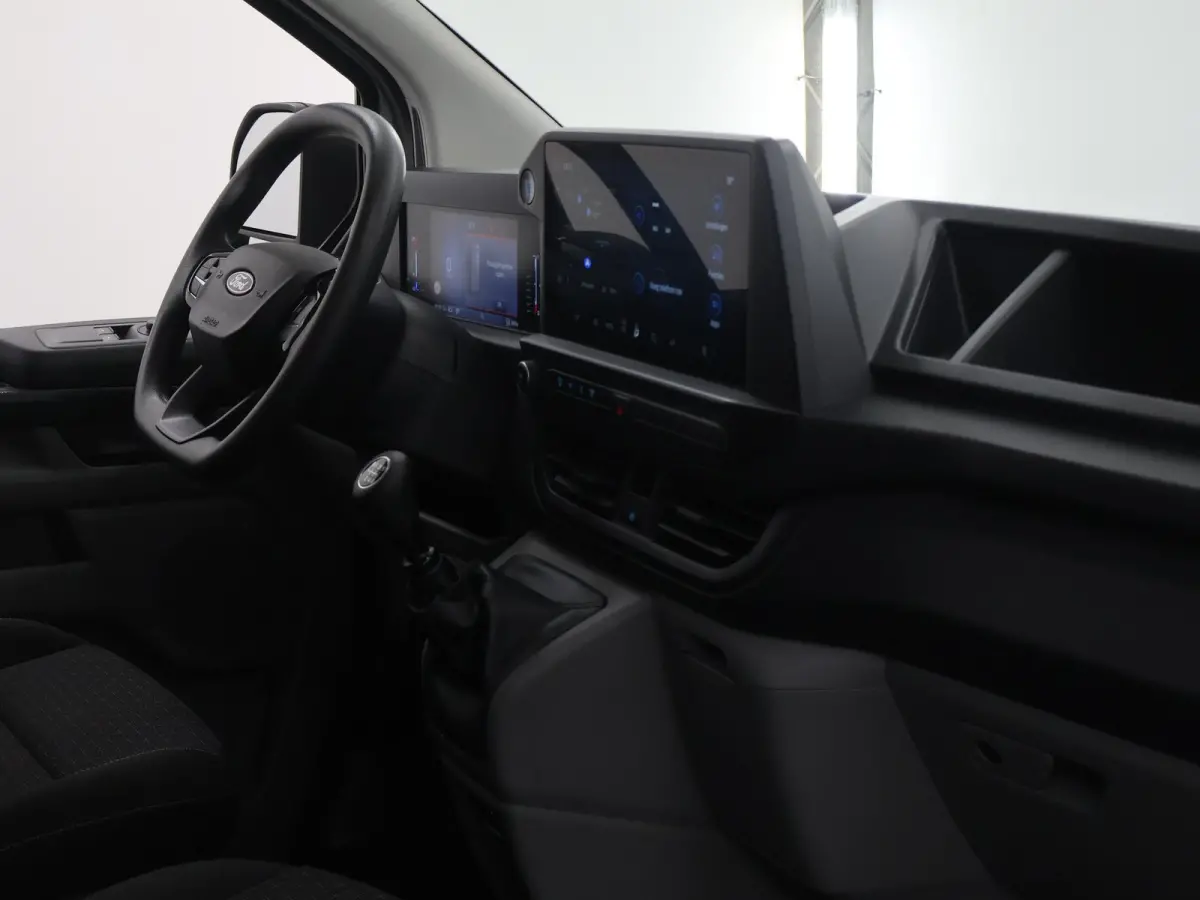 300 | 2.0 TDCI | L2 H1 | TREND | PARKEERCAMERA | APPLE CARPLAY | 3-ZITS | CLIMATE CONTROL | VOORRUITVERWARMING |