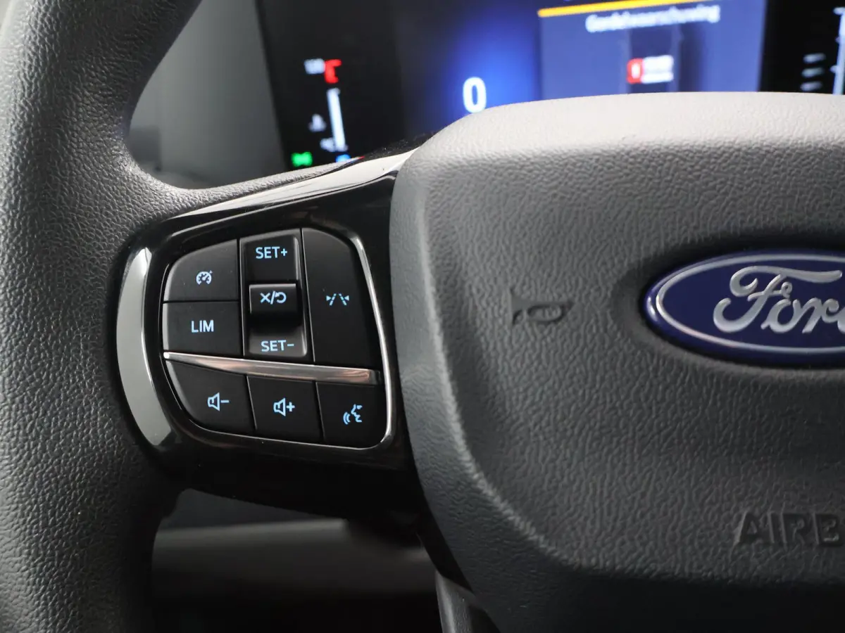 300 | 2.0 TDCI | L2 H1 | TREND | PARKEERCAMERA | APPLE CARPLAY | 3-ZITS | CLIMATE CONTROL | VOORRUITVERWARMING |