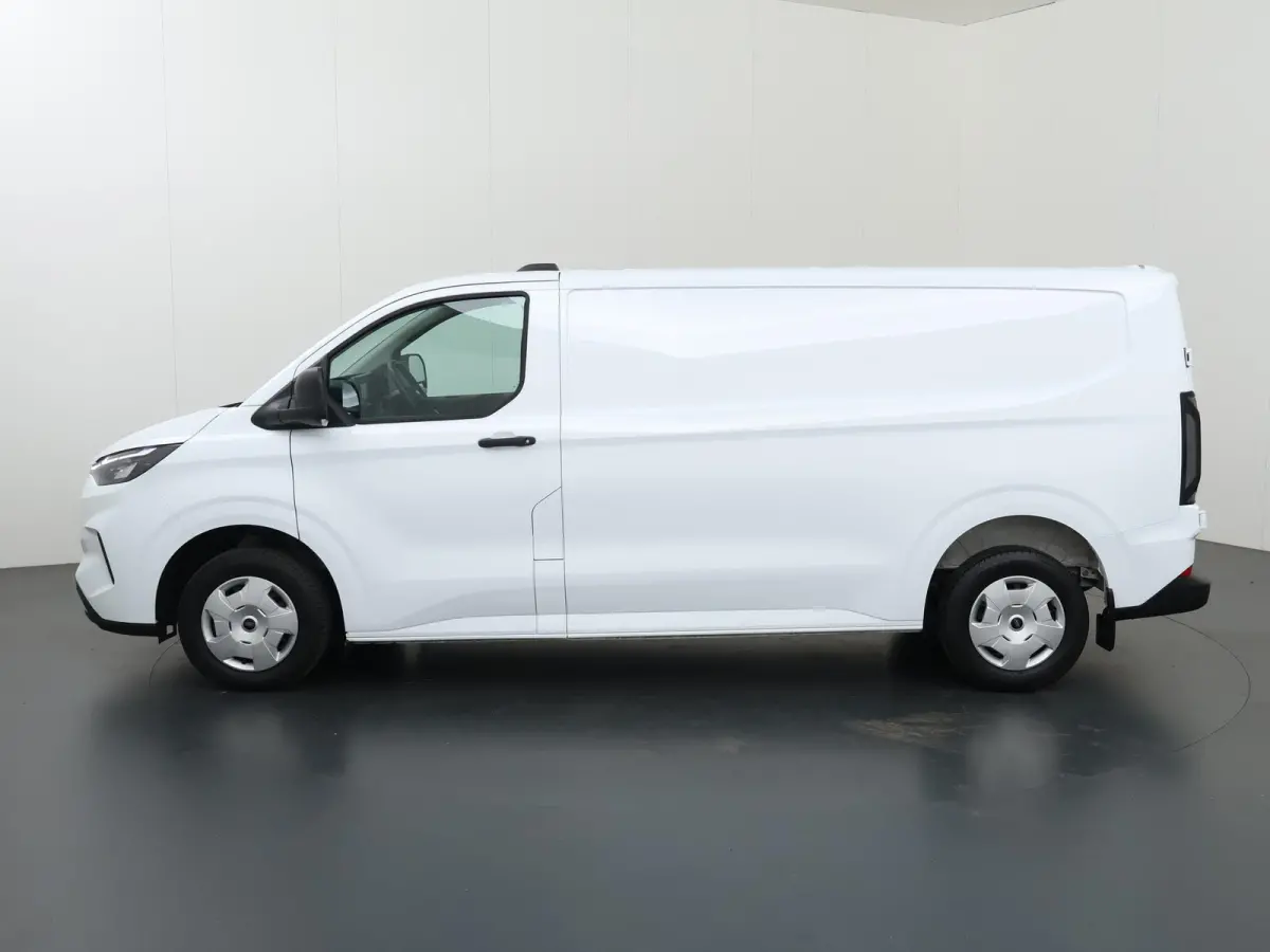 300 | 2.0 TDCI | L2 H1 | TREND | PARKEERCAMERA | APPLE CARPLAY | 3-ZITS | CLIMATE CONTROL | VOORRUITVERWARMING |