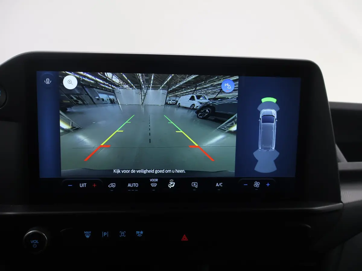 300 | 2.0 TDCI | L2 H1 | TREND | PARKEERCAMERA | APPLE CARPLAY | 3-ZITS | CLIMATE CONTROL | VOORRUITVERWARMING |