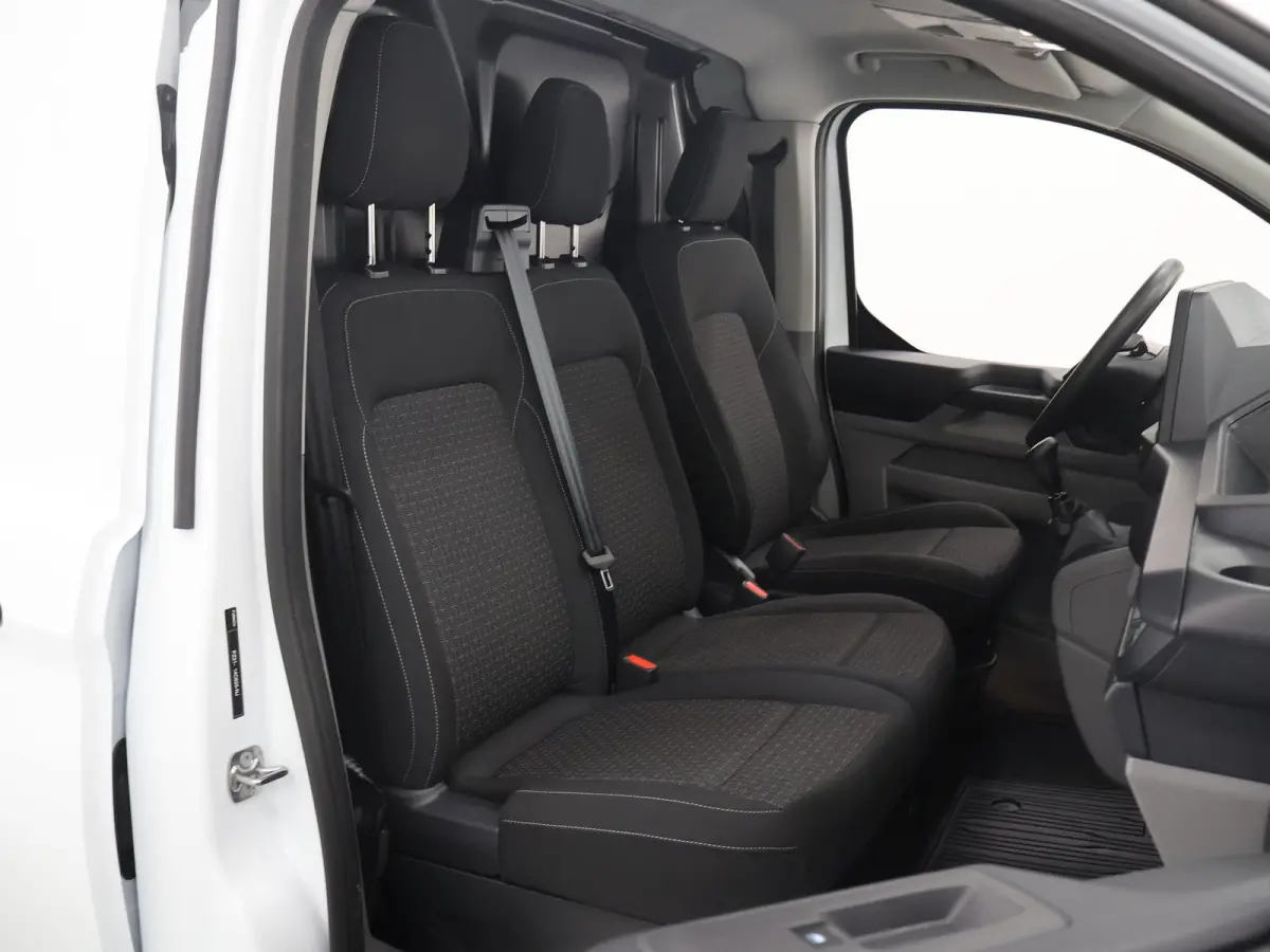 300 | 2.0 TDCI | L2 H1 | TREND | PARKEERCAMERA | APPLE CARPLAY | 3-ZITS | CLIMATE CONTROL | VOORRUITVERWARMING |
