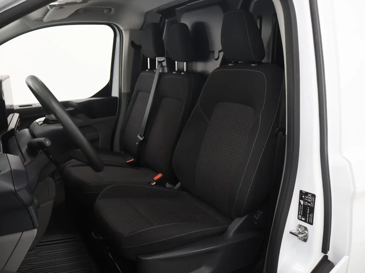 300 | 2.0 TDCI | L2 H1 | TREND | PARKEERCAMERA | APPLE CARPLAY | 3-ZITS | CLIMATE CONTROL | VOORRUITVERWARMING |