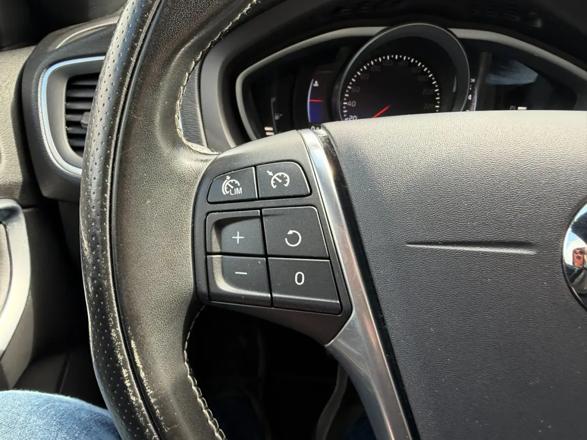 1.5 T3 Polar+ Sport R-DESIGN automaat