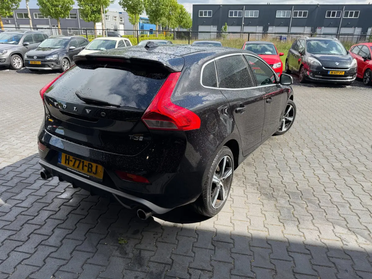 1.5 T3 Polar+ Sport R-DESIGN automaat