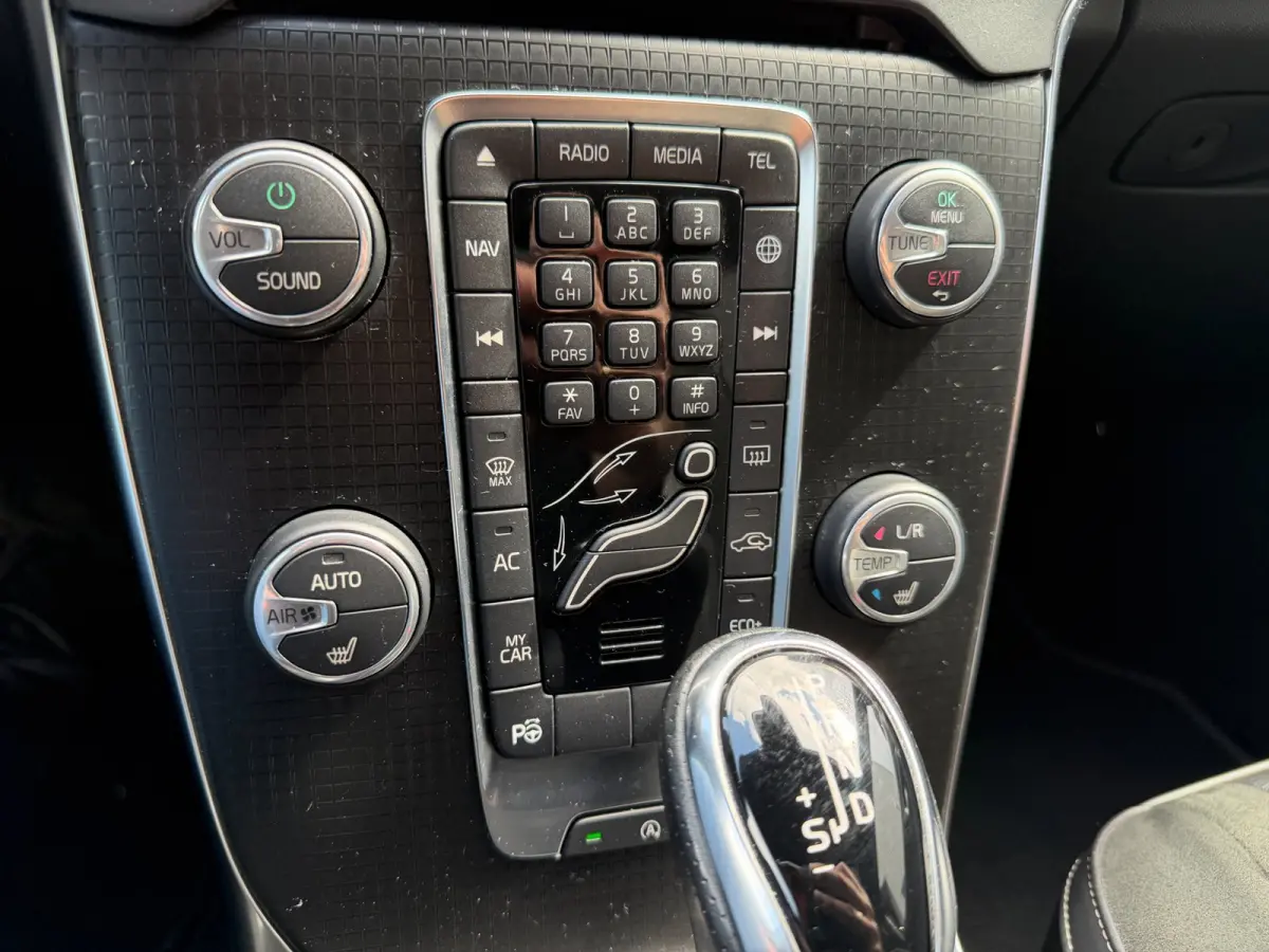 1.5 T3 Polar+ Sport R-DESIGN automaat