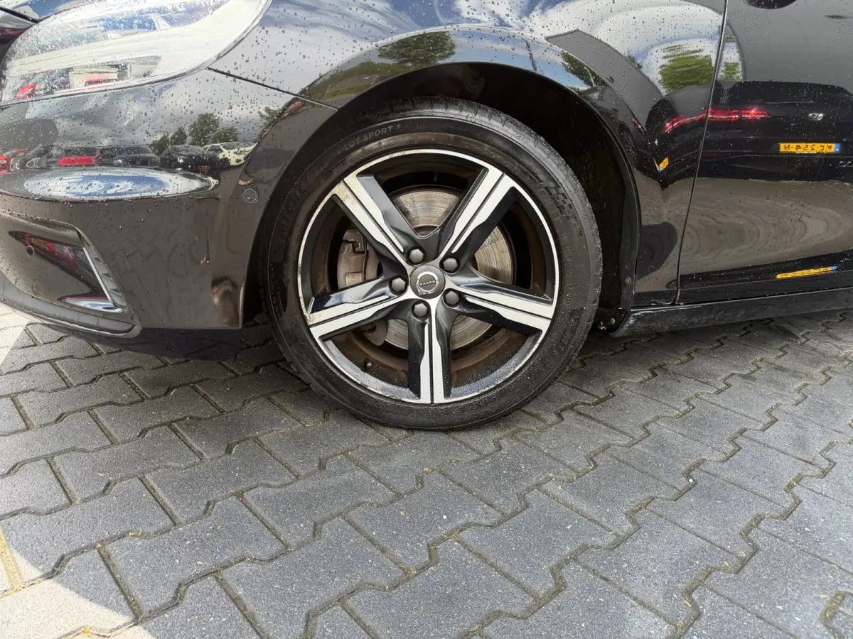 1.5 T3 Polar+ Sport R-DESIGN automaat