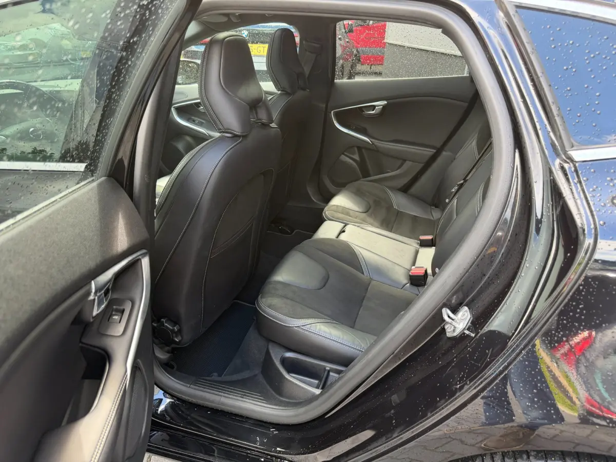 1.5 T3 Polar+ Sport R-DESIGN automaat