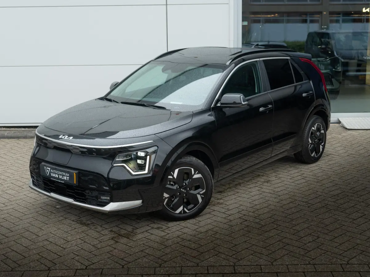 Plus 64.8 kWh AANBIEDING | Schuifdak | HUD | Stoel en stuurverwarming | Leder | LED | Carplay | Navi | Clima | SOH 99% l