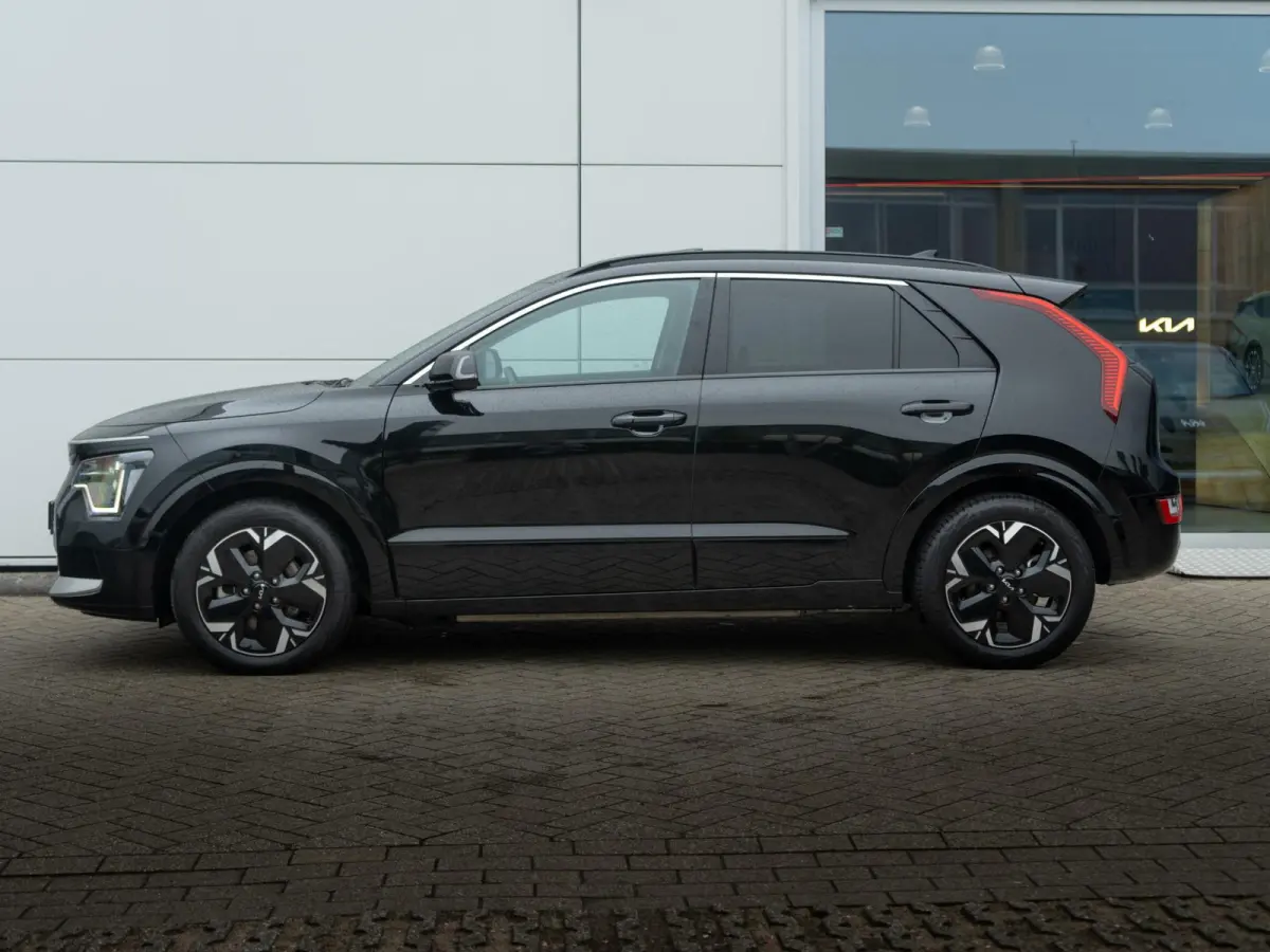 Plus 64.8 kWh AANBIEDING | Schuifdak | HUD | Stoel en stuurverwarming | Leder | LED | Carplay | Navi | Clima | SOH 99% l
