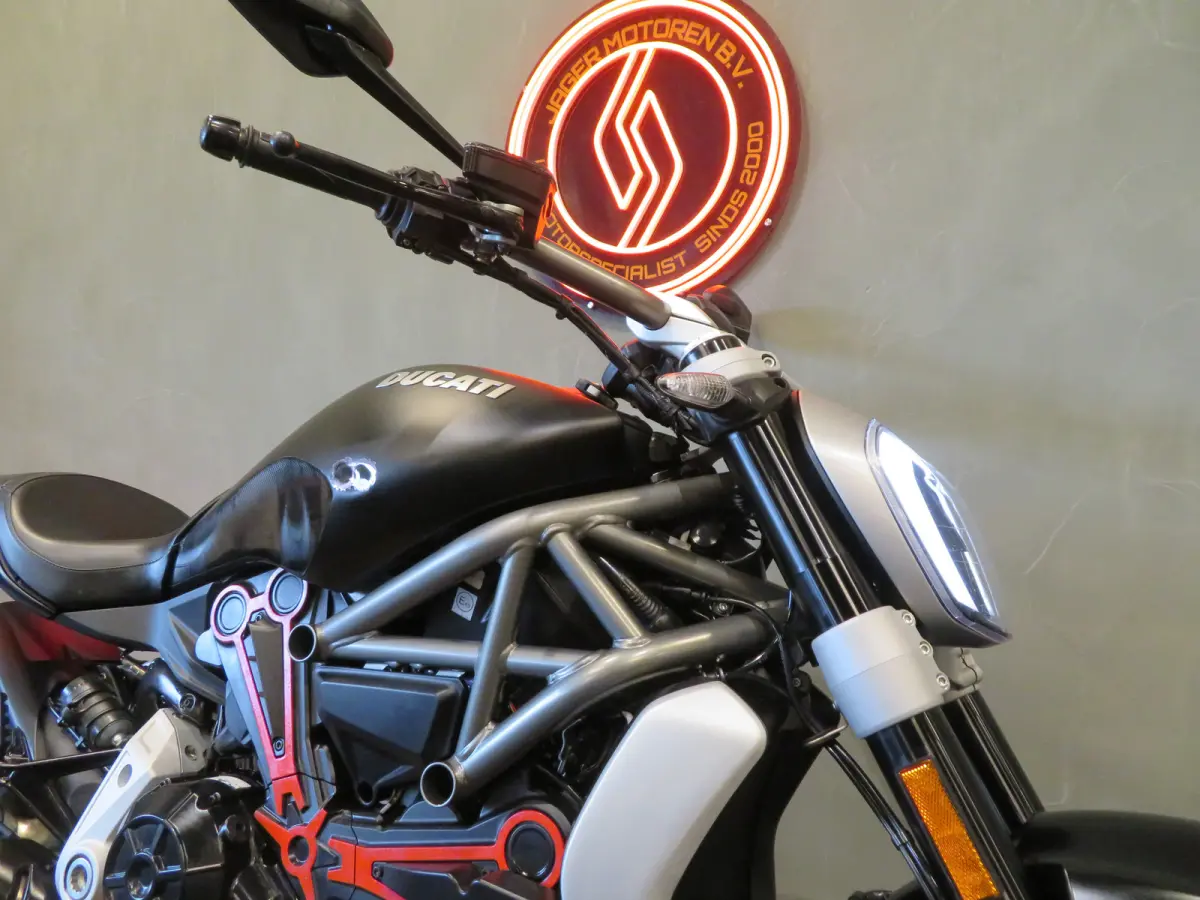 X DIAVEL PERFECT! HISTORY