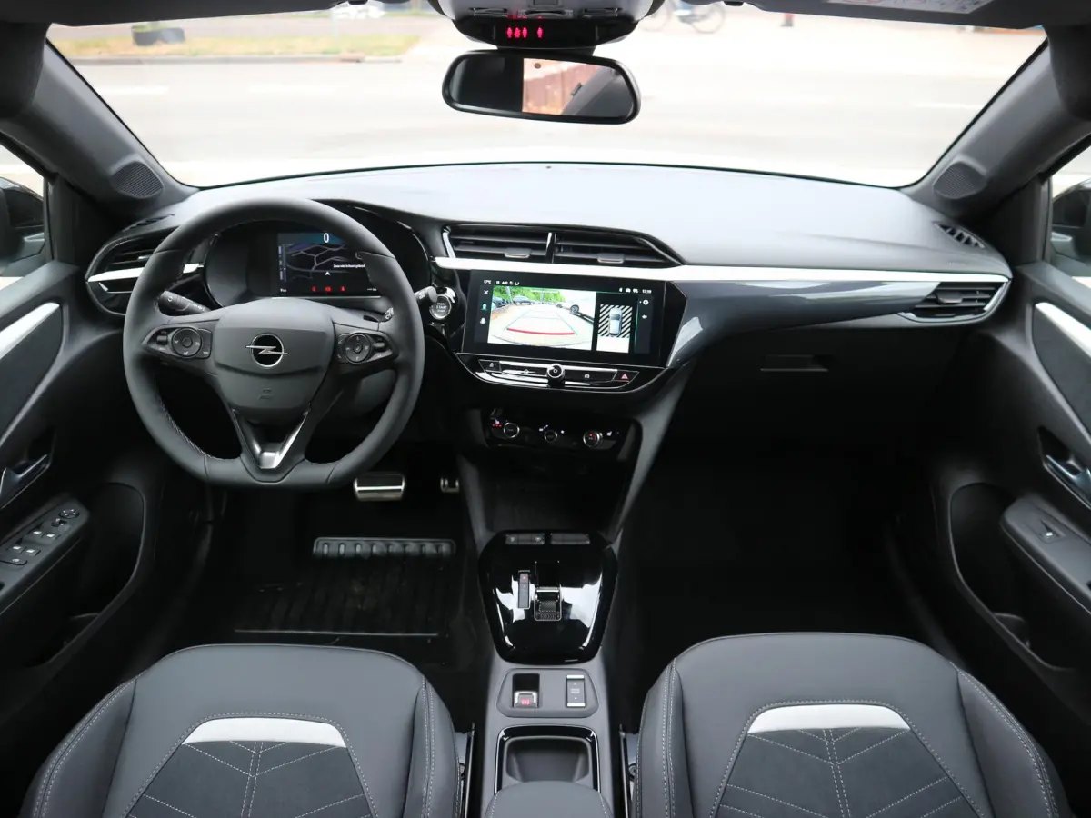 1.2 Turbo Hybrid Ultimate / Keyless / Camera / Navigatie