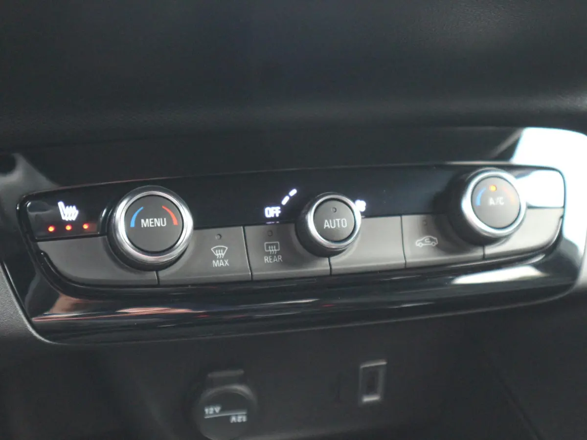 1.2 Turbo Hybrid Ultimate / Keyless / Camera / Navigatie