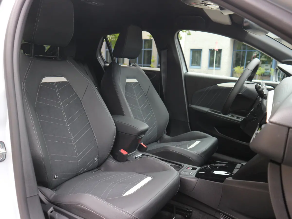 1.2 Turbo Hybrid Ultimate / Keyless / Camera / Navigatie