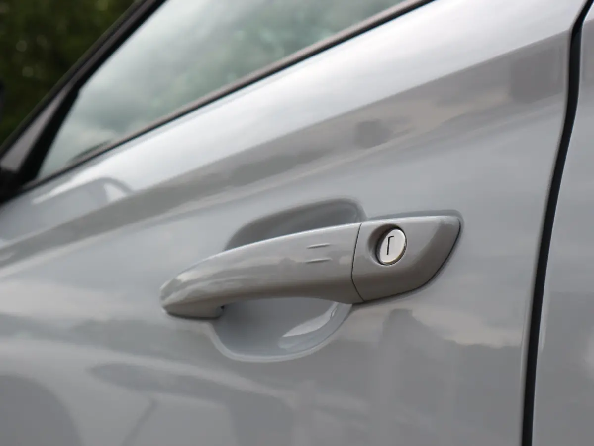 1.2 Turbo Hybrid Ultimate / Keyless / Camera / Navigatie