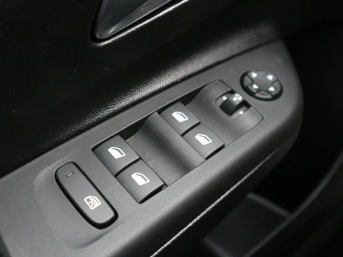 1.2 Turbo Hybrid Ultimate / Keyless / Camera / Navigatie