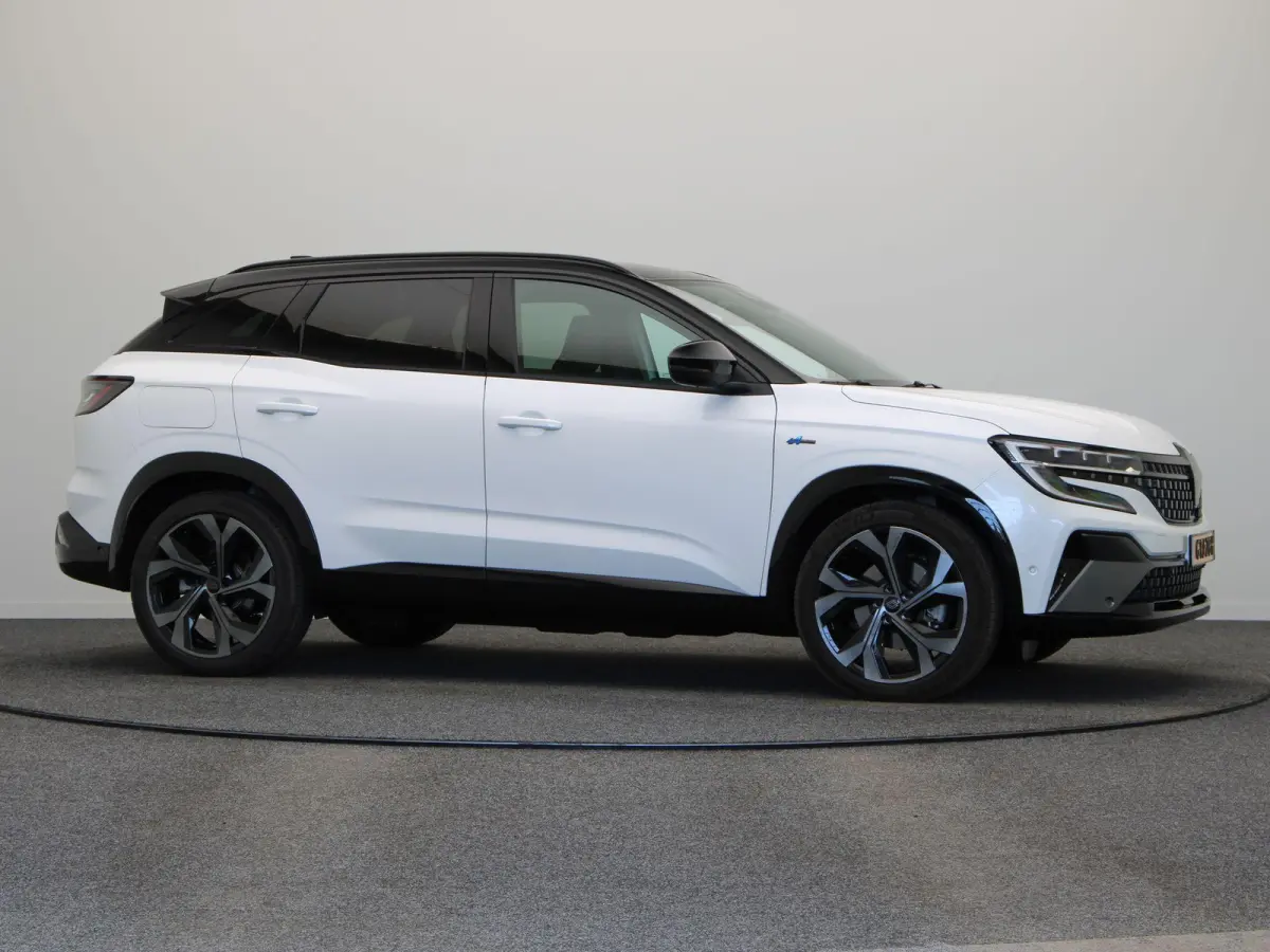 E-Tech Hybrid 200pk Techno Esprit Alpine | Achteruitrijcamera | 1500 KG trekgewicht | Elektrische achterklep | Apple Carplay/Android Auto | 20" Lichtmetalen velgen |