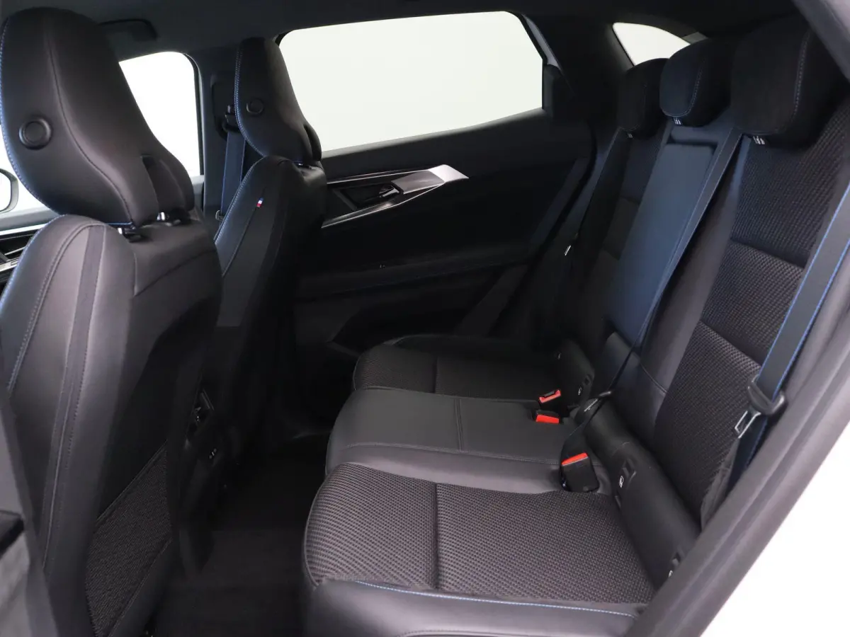 E-Tech Hybrid 200pk Techno Esprit Alpine | Achteruitrijcamera | 1500 KG trekgewicht | Elektrische achterklep | Apple Carplay/Android Auto | 20" Lichtmetalen velgen |