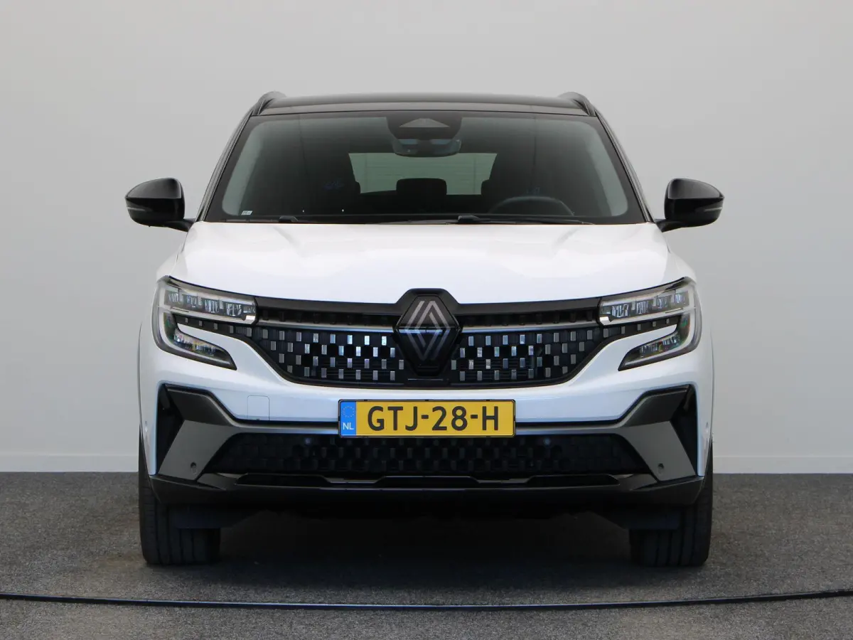 E-Tech Hybrid 200pk Techno Esprit Alpine | Achteruitrijcamera | 1500 KG trekgewicht | Elektrische achterklep | Apple Carplay/Android Auto | 20" Lichtmetalen velgen |