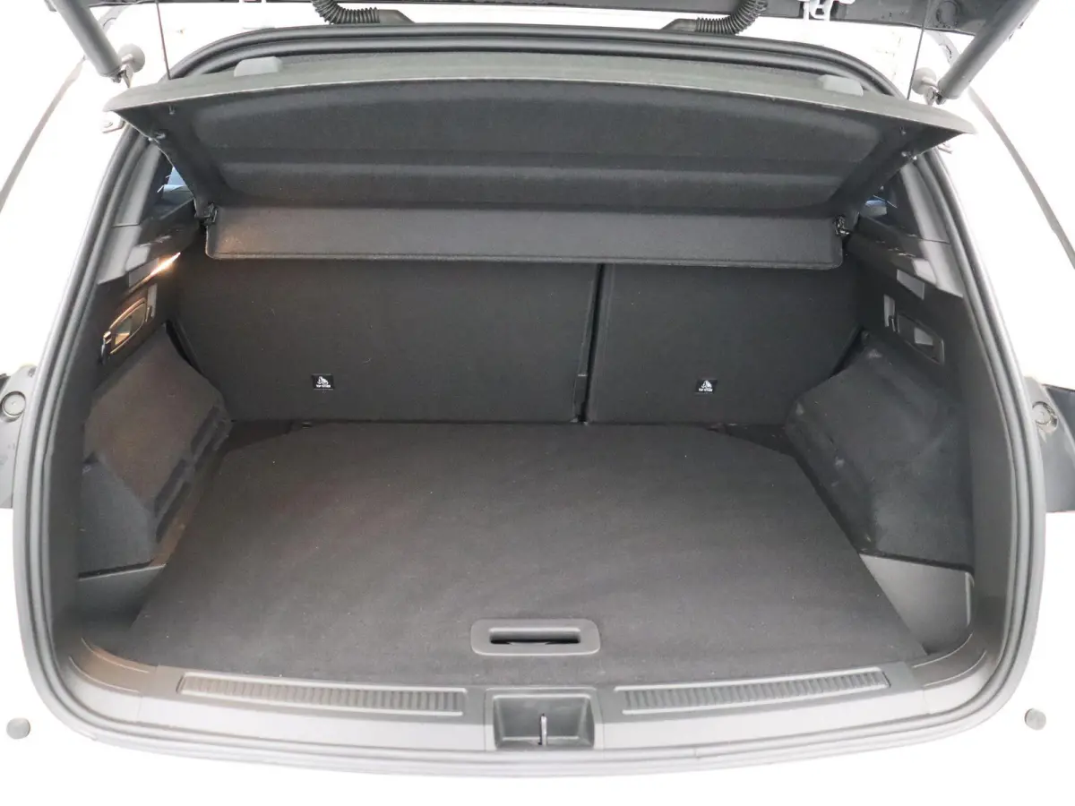 E-Tech Hybrid 200pk Techno Esprit Alpine | Achteruitrijcamera | 1500 KG trekgewicht | Elektrische achterklep | Apple Carplay/Android Auto | 20" Lichtmetalen velgen |