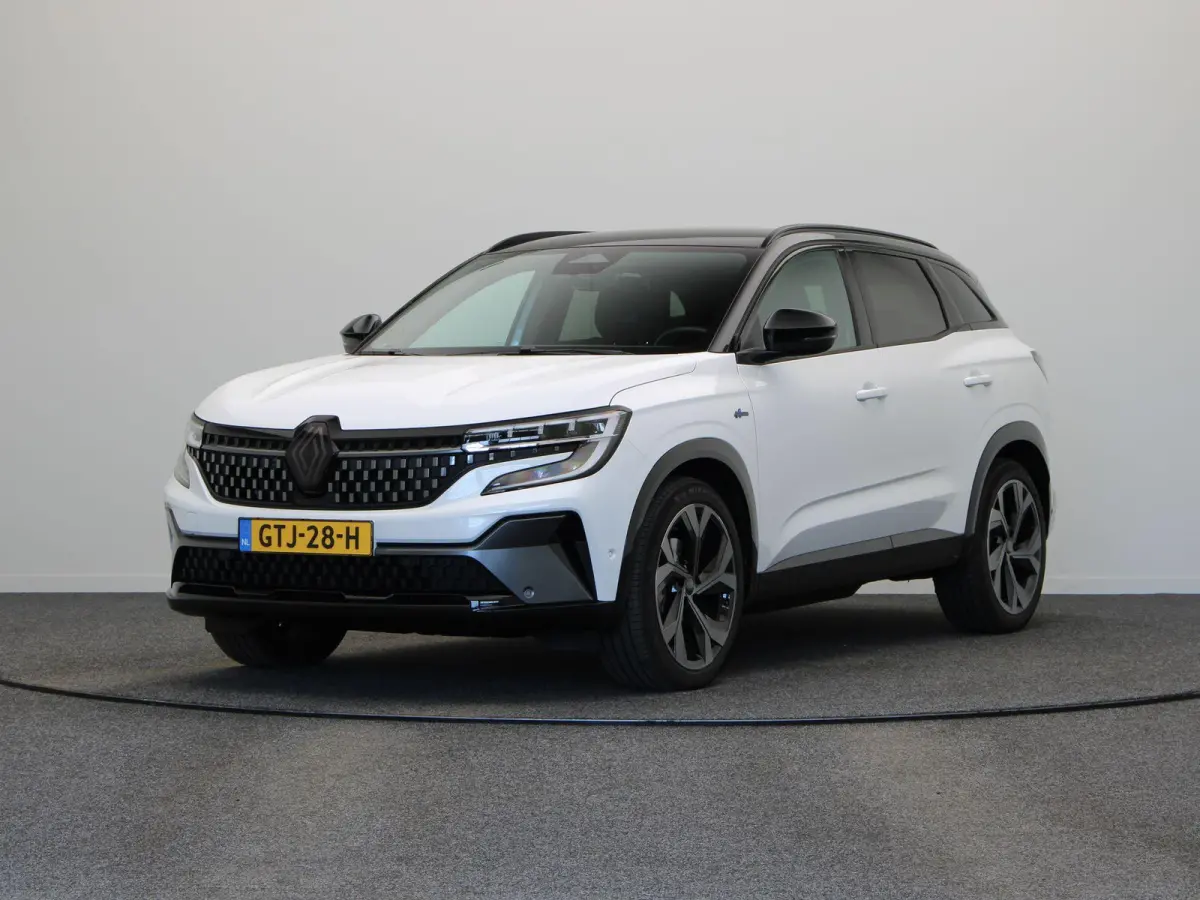 E-Tech Hybrid 200pk Techno Esprit Alpine | Achteruitrijcamera | 1500 KG trekgewicht | Elektrische achterklep | Apple Carplay/Android Auto | 20" Lichtmetalen velgen |