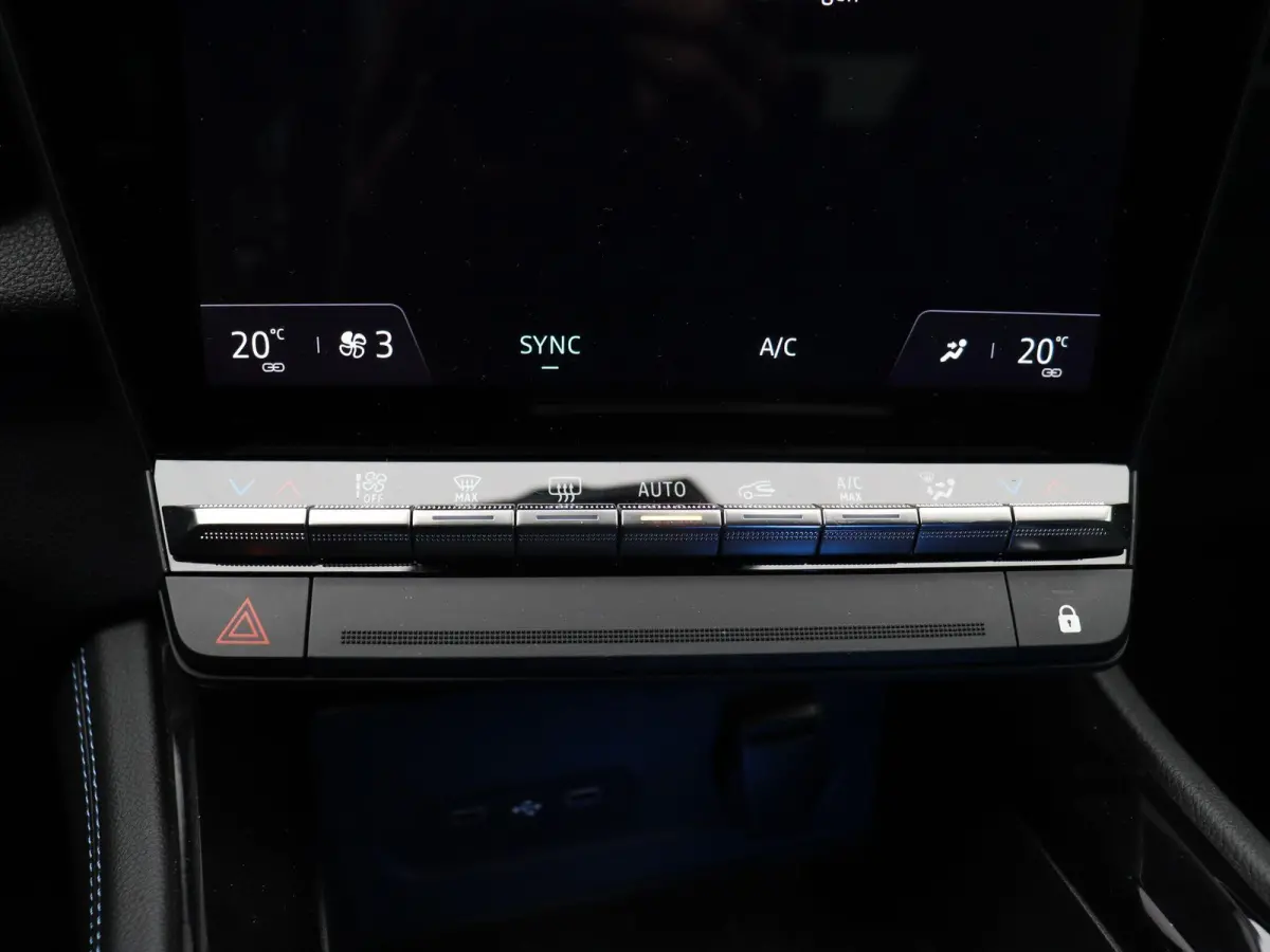 E-Tech Hybrid 200pk Techno Esprit Alpine | Achteruitrijcamera | 1500 KG trekgewicht | Elektrische achterklep | Apple Carplay/Android Auto | 20" Lichtmetalen velgen |