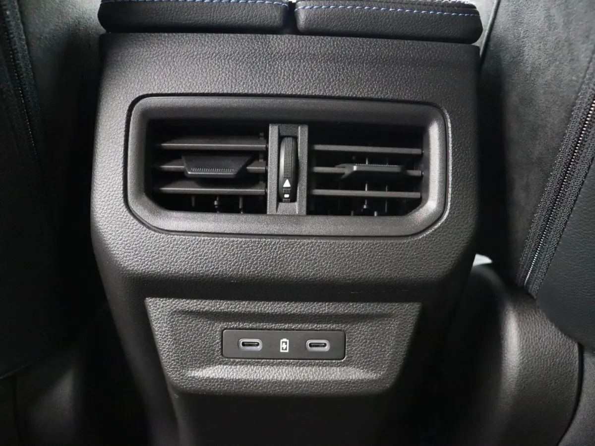 E-Tech Hybrid 200pk Techno Esprit Alpine | Achteruitrijcamera | 1500 KG trekgewicht | Elektrische achterklep | Apple Carplay/Android Auto | 20" Lichtmetalen velgen |