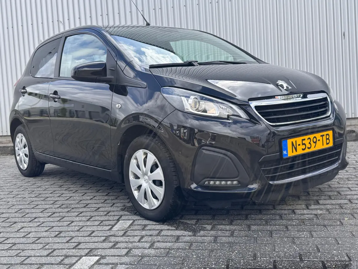 1.0 e-VTi Active | Airco | Radio | Bluetooth | Elektrische ramen | | Achterbank in delen neerklapbaar | Airco | Centrale deurvergrendeling met afstandsbediening