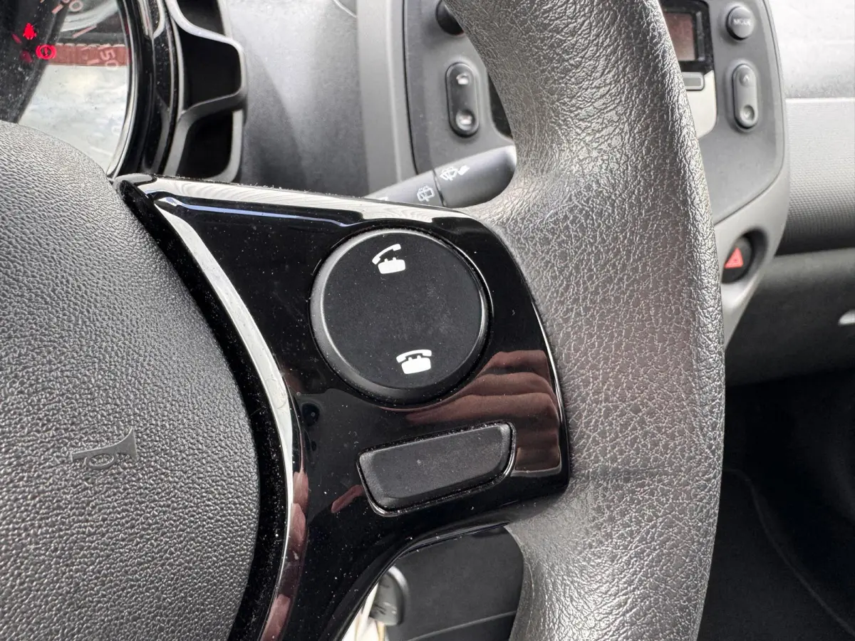 1.0 e-VTi Active | Airco | Radio | Bluetooth | Elektrische ramen | | Achterbank in delen neerklapbaar | Airco | Centrale deurvergrendeling met afstandsbediening