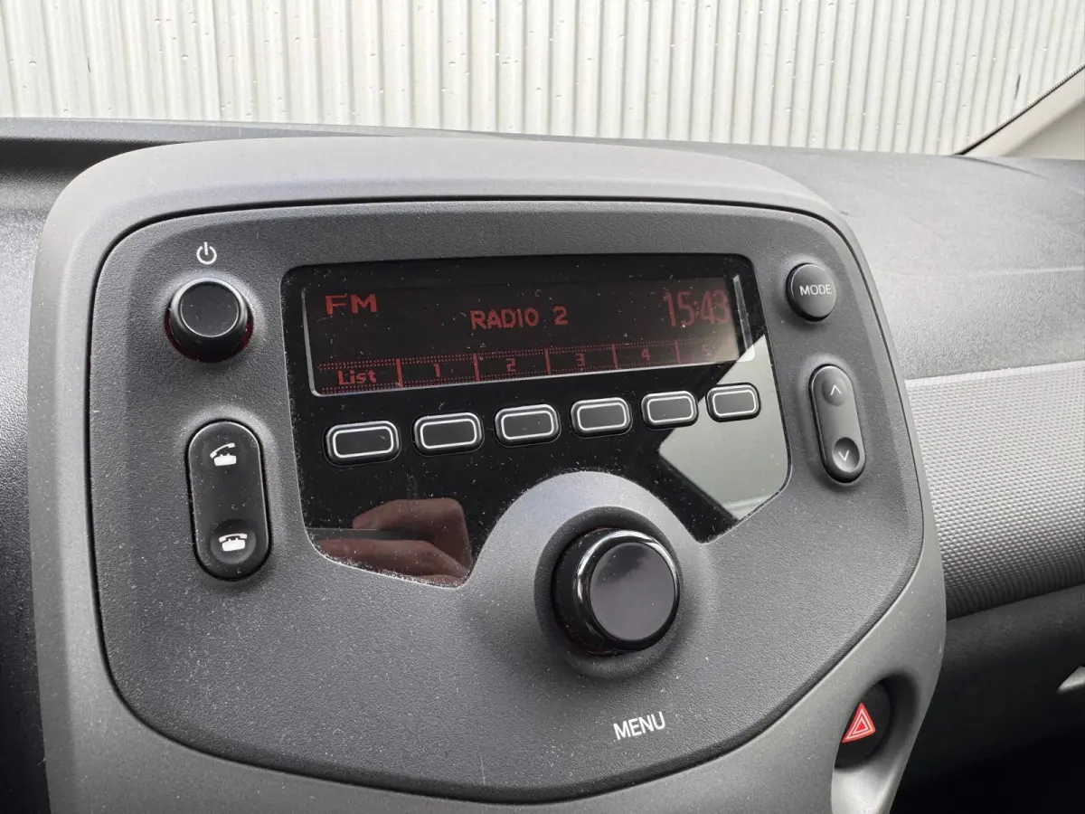 1.0 e-VTi Active | Airco | Radio | Bluetooth | Elektrische ramen | | Achterbank in delen neerklapbaar | Airco | Centrale deurvergrendeling met afstandsbediening