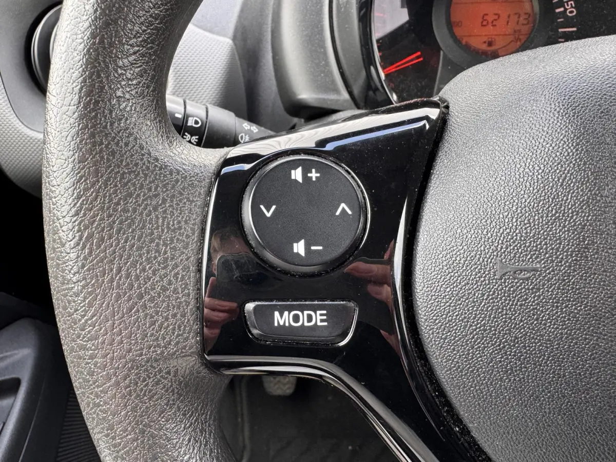 1.0 e-VTi Active | Airco | Radio | Bluetooth | Elektrische ramen | | Achterbank in delen neerklapbaar | Airco | Centrale deurvergrendeling met afstandsbediening